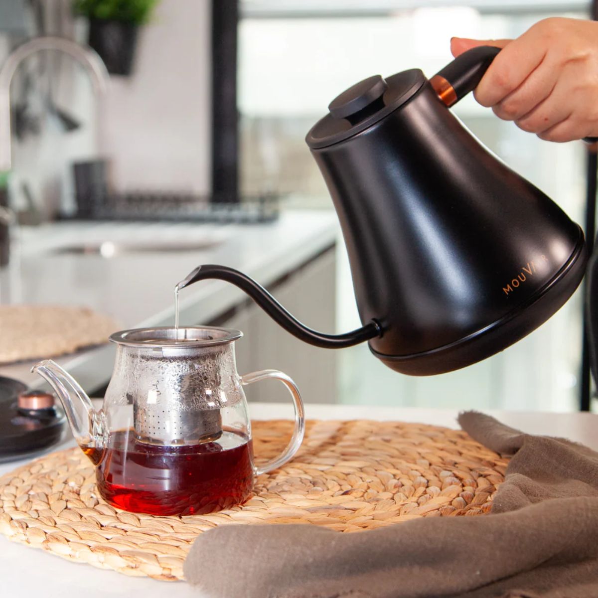 Hervidor Eléctrico Inteligente Cuello de Cisne Mouvair