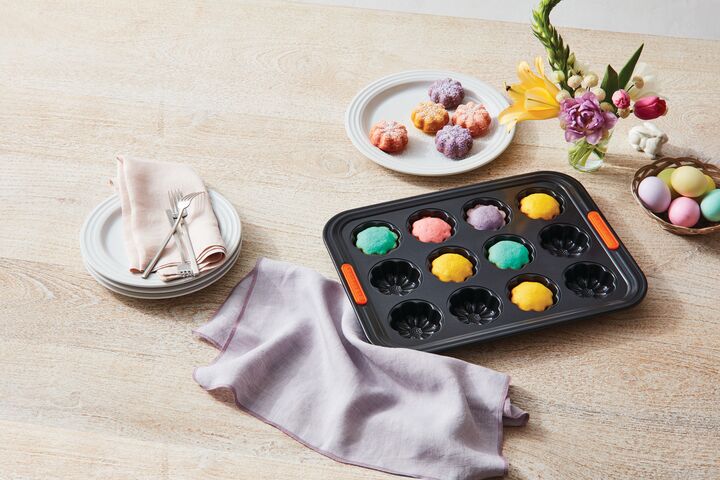 Molde 12 Cupcakes Flor Le Creuset
