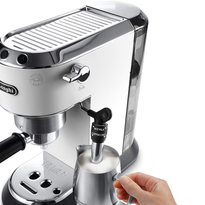 Cafetera Espresso Dedica Style EC685 Delonghi