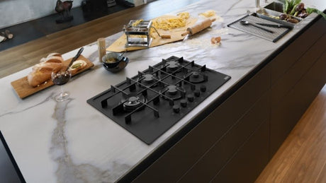 Tendencias en cocinas 2026: ¿Encimeras eléctricas o a gas?