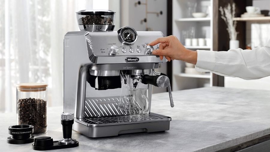 Cómo Elegir una Cafetera De’Longhi Según tu Rutina