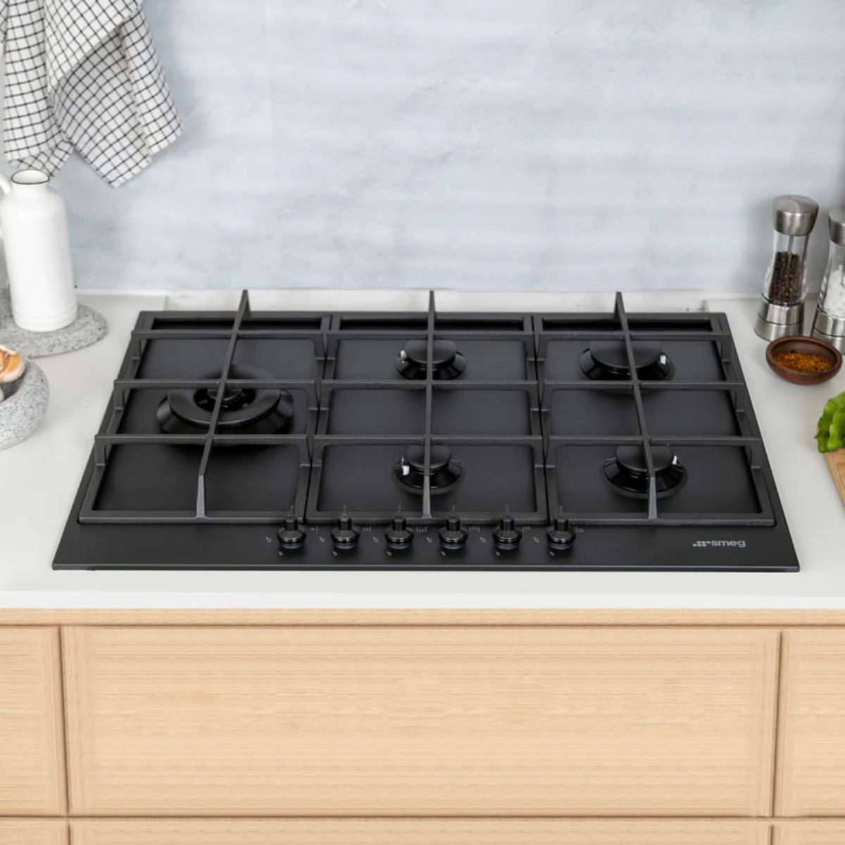 Encimera a Gas 75 cm 5 Quemadores Matt Black PX375LMB SMEG