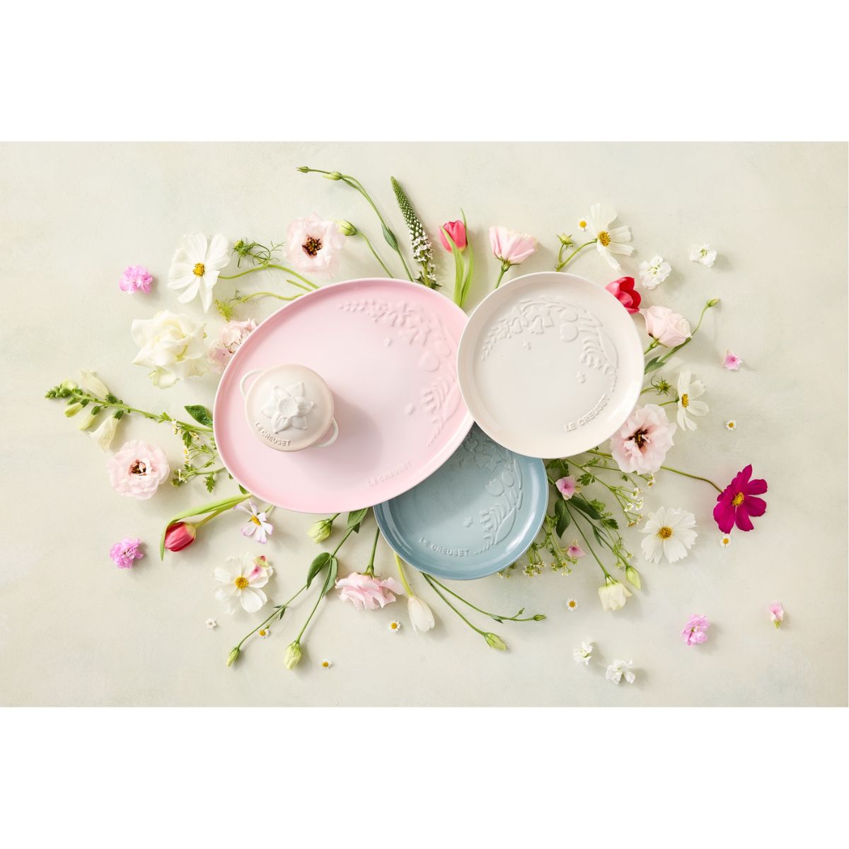 Bandeja Ovalada Jardín Relieve 36 cm Shell Pink Le Creuset