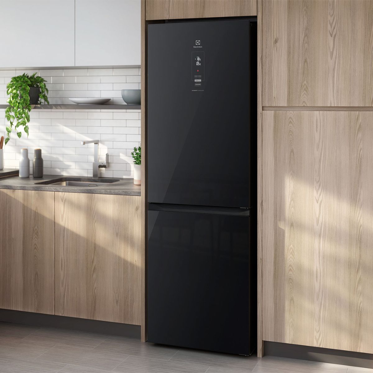 Refrigerador Bottom Freezer 323 L DB60GE Negro Electrolux