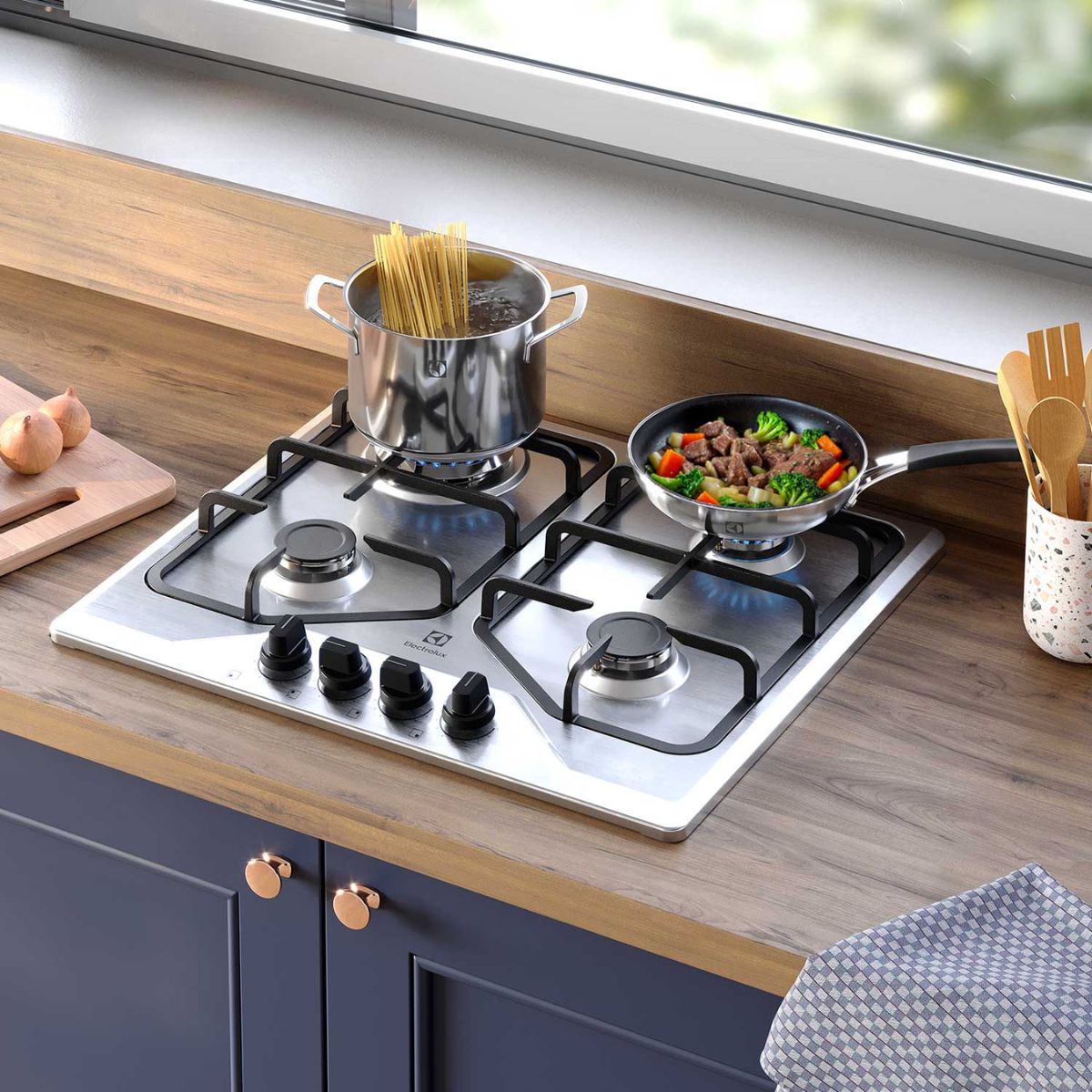 Encimera a Gas 4 Platos Electrolux Experience Multi Llama y Parrilla de Hierro Fundido KE4XC Inox
