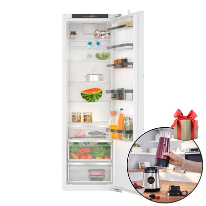 Refrigerador Integrable 310 L VitaFresh Serie 6 KIR81ADD0 Bosch + Licuadora de Vaso MMB2111M