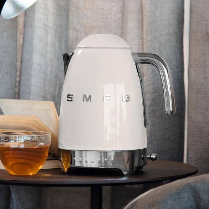Hervidor  retro Smeg Pro KLF04 Crema